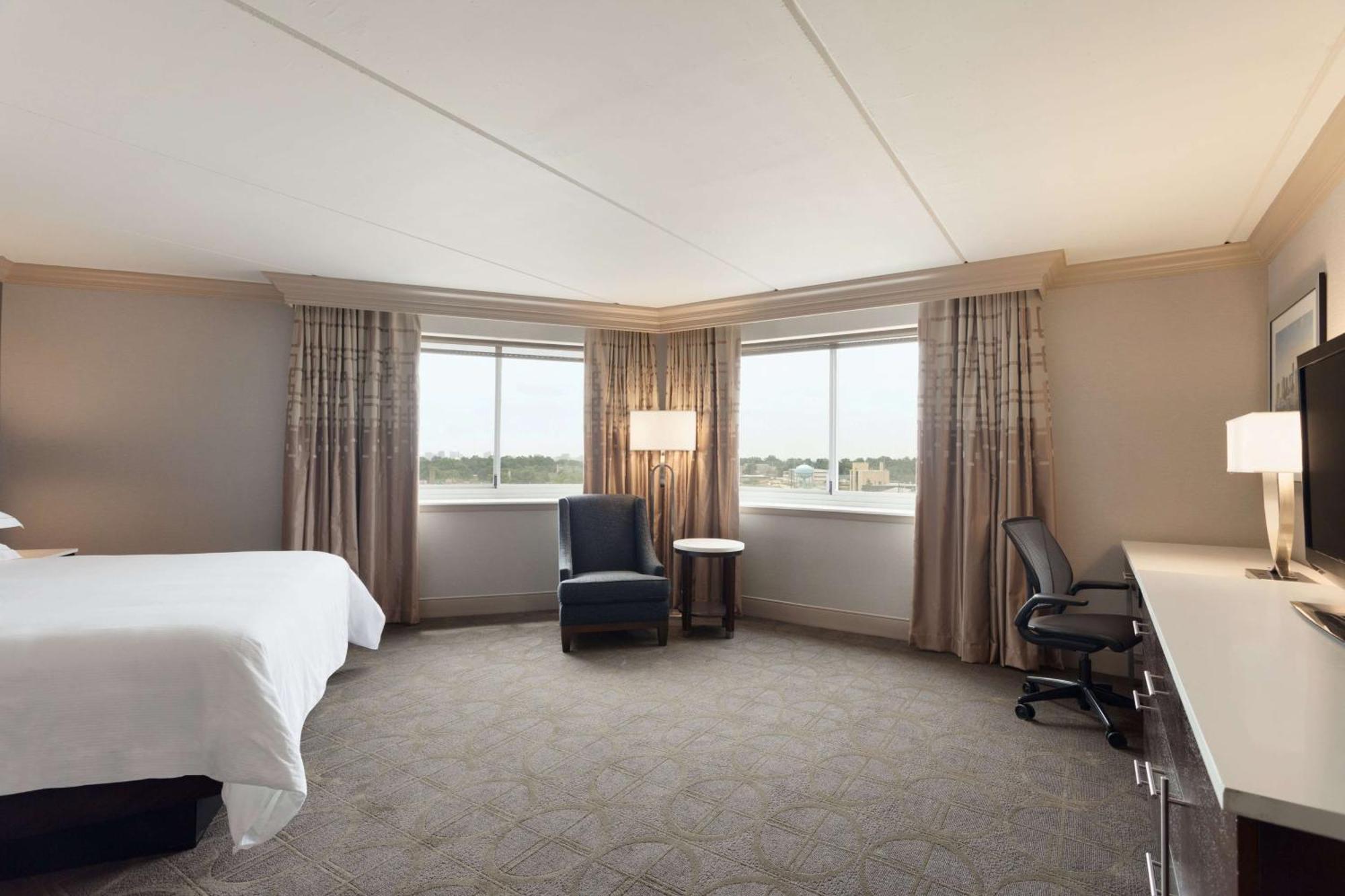 Hilton Philadelphia City Avenue Exterior photo